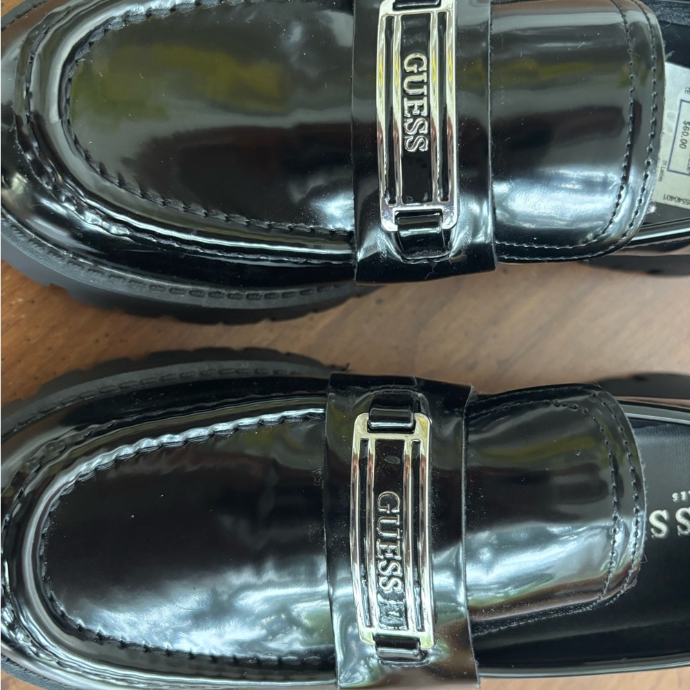 GUESS Womens Black Loafers - Picture 2 of 3